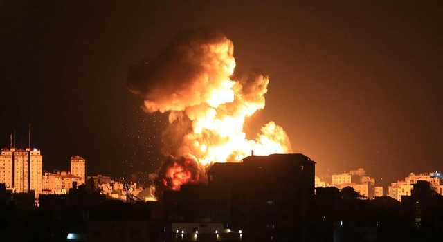 ХАМАС всю ночь атаковал Израиль: в стране начались беспорядки и вспыхнули пожары