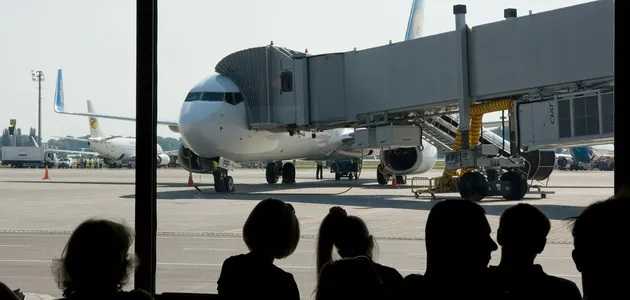 Две украинки подрались в самолете из Турции