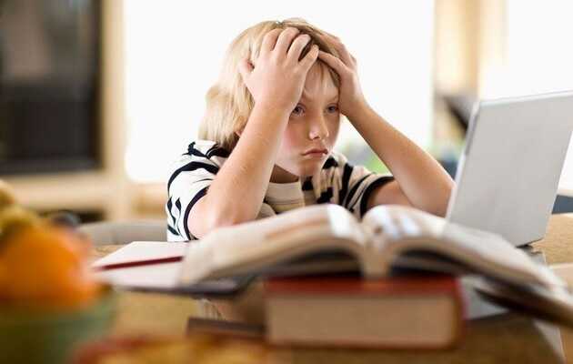 Названы города Украины, где школьникам продлят обучение летом