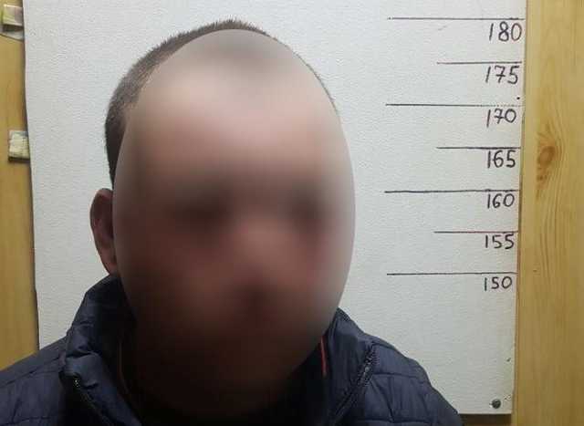 Житель Николаева напал на патрульных, которые мешали ему лежать на улице