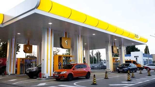 Четвертая сеть АЗС в Украине прекратила продавать премиум топливо после решения Кабмина