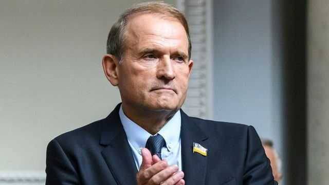 Война Зеленского с Медведчуком: президент претендует на звание "ястреба"