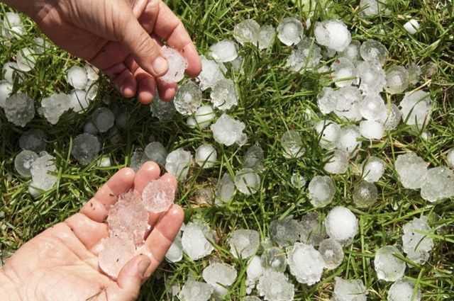 Град размером в пельмень: под Запорожьем пронеслась мощная гроза