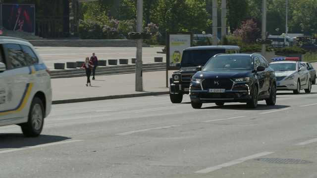 В Киеве заметили вероятный кортеж президента Франции