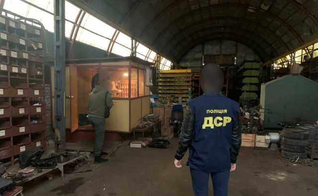 Менеджер Ровенского авторемонтного завода попался на взятке