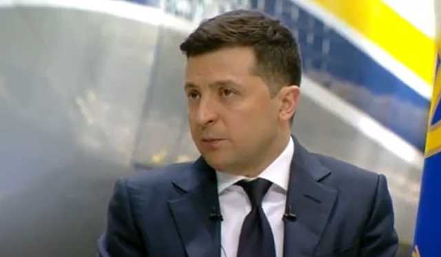 Гордон рассмешил Зеленского вопросом о «дебилах» во власти