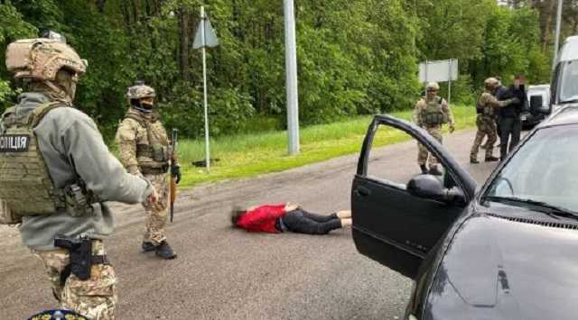 Требовали сказать, где сейф: в Харькове грабители пытали женщину горячим утюгом