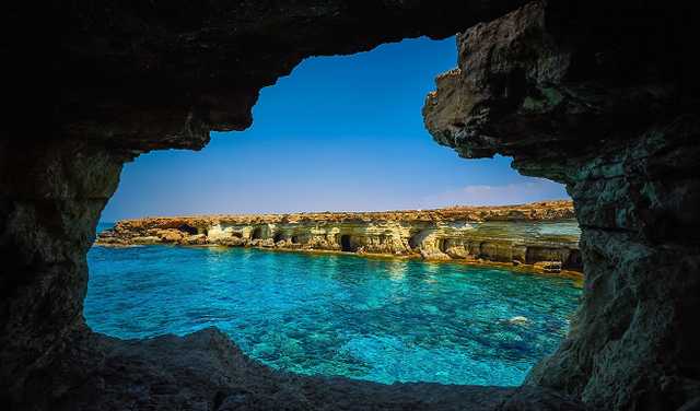 Куда полететь без ПЦР-теста украинцам: озвучен список стран