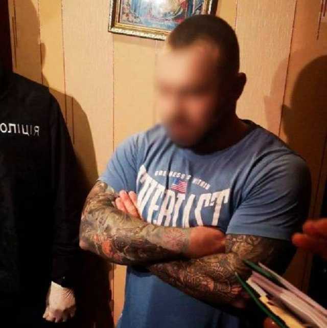 В Черкассах бывший милиционер сжег машину полицейского