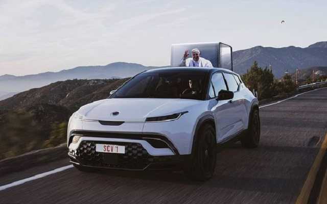 Папа Римський отримає перший повністю електричний “папамобіль” від американської фірми Fisker