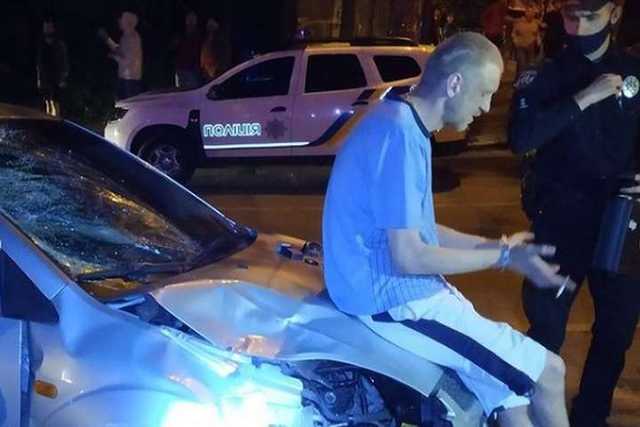 В Киеве пьяный водитель насмерть сбил женщину