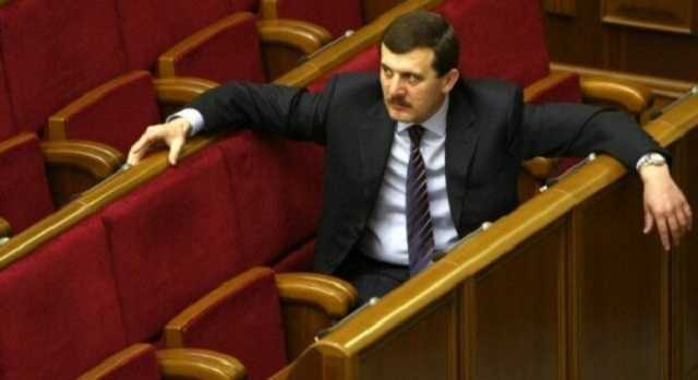 Нардеп Петёвка прямо на заседании Рады бронировал себе отель за 162 тысячи