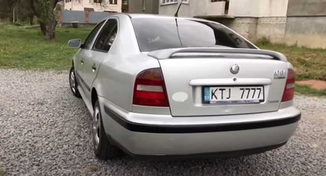 Шмыгаль анонсировал упрощение растаможивания авто