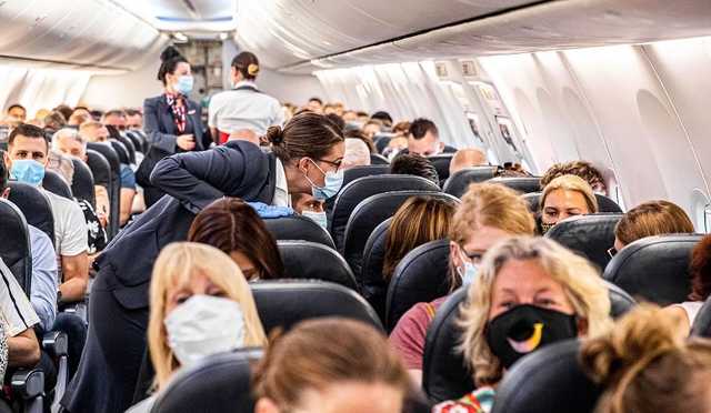 Врач назвал вид транспорта с минимальным риском заразиться COVID-19