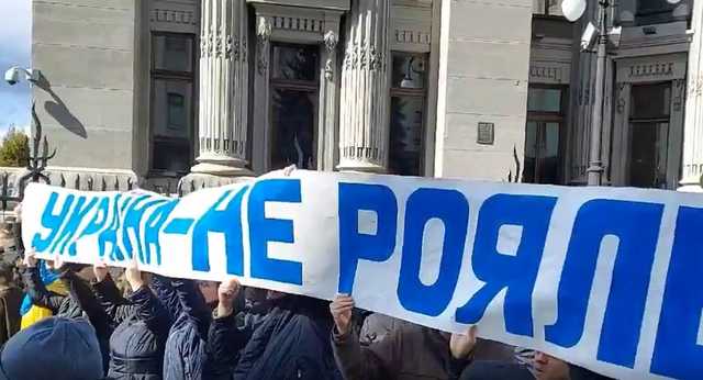 Зеленский — это гниение, понадобится третий Майдан, — Глузман