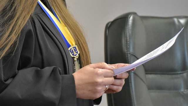 Кабмін підвищив керівникам апаратів судів заробітну плату