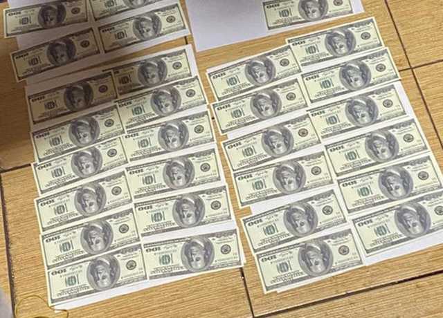 В Киеве при получении взяток задержали руководителей парков "Конча-Заспа" и "Голосеевский"