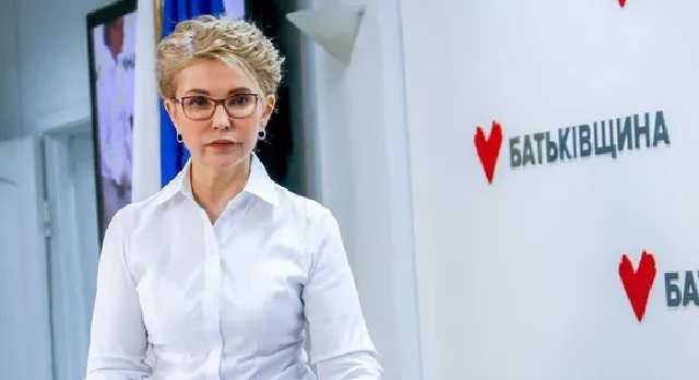 Тимошенко без макияжа и в косынке показала спортивный стиль