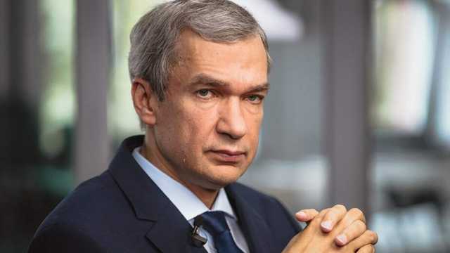 Пришивают желтые нашивки, как при нацизме, – Латушко о политзаключенных в Беларуси