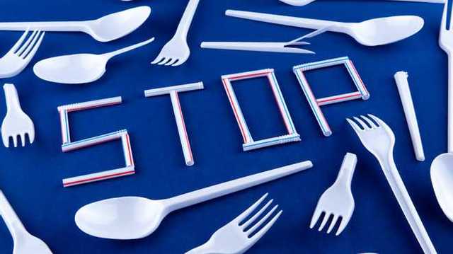 Польша запрещает пластик: какие изделия будут изъяты из продажи