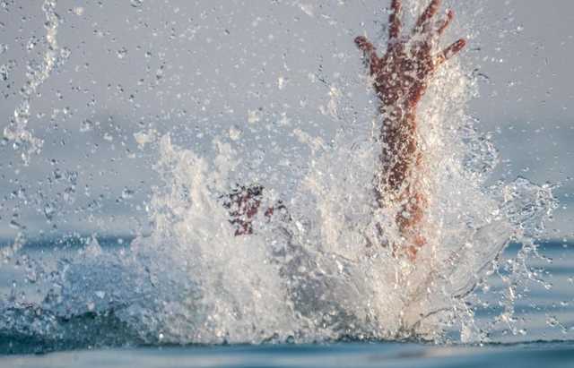 В Бердянске чуть не утонули две девочки: одна была в критическом состоянии