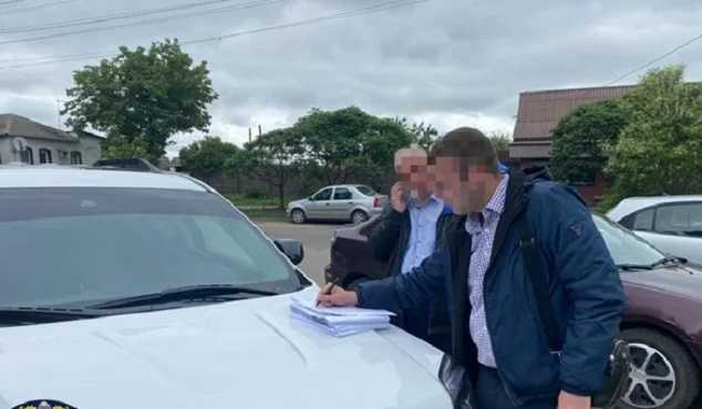 Чиновник Госгеокадастра получил взятку за игнорирование самозахвата земли