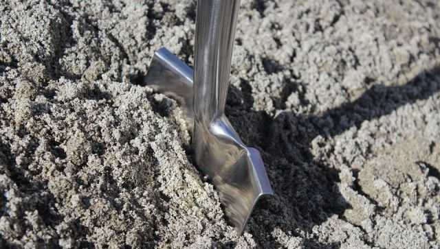 На Дніпропетровщині мати закопала новонароджену дитину