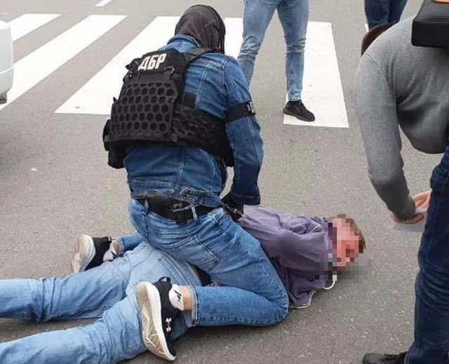 На взятке в $160 тысяч задержали заместителя главы Черниговской ОГА