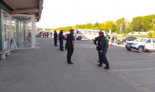 Полиция обеспечивает общественный порядок на рынке “Столичный”