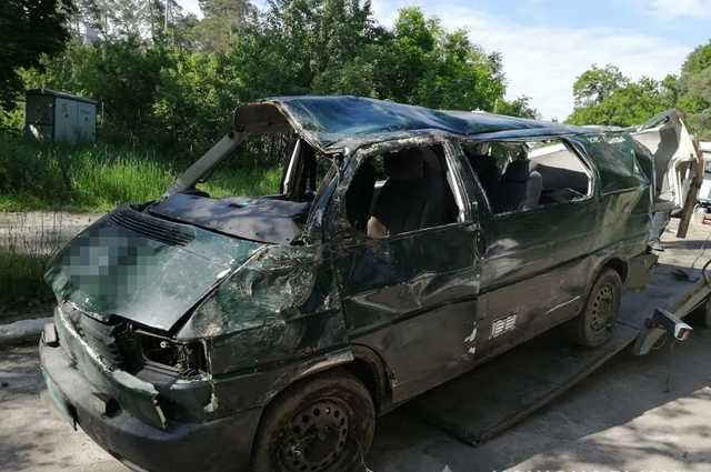 На Житомирщине перевернулся бус с семьей капеллана: жена попала в реанимацию