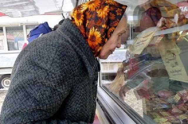 Пенсионерку судят за кражу масла, гречки и колбасы