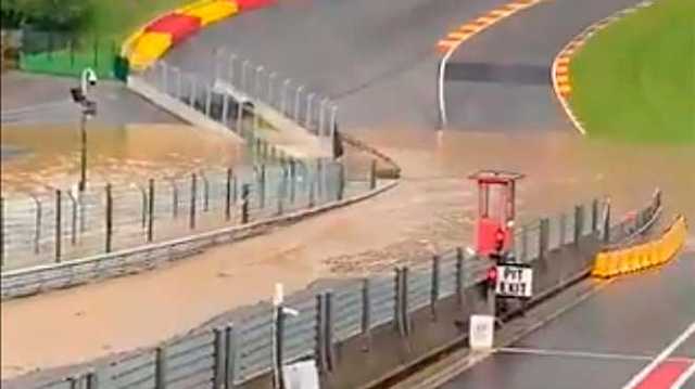 Легендарный автодром Формулы-1 ушел под воду