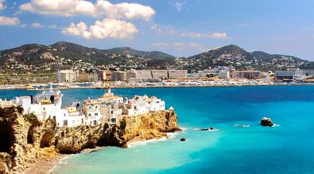 Власти Испании разрешат въезд иностранцев, вакцинированных от COVID-19