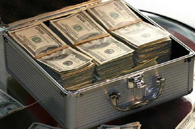 Никто и не собирался догонять самых влиятельных людей страны