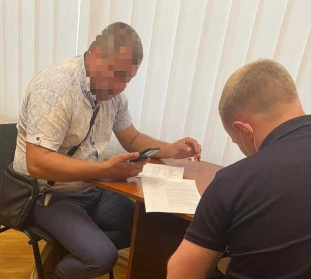 Экс-главу строительного комбината аппарата ВР подозревают в растрате