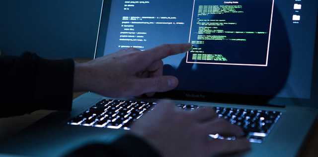 В Кривом Роге задержали хакеров, которые похитили данные 100 тысяч клиентов банка