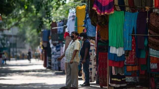 Индия впервые за полгода ослабляет карантин