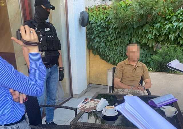 В Николаеве офицер ВМС за взятку обещал устроить полицейского в ГБР