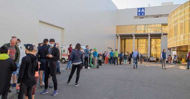 Не на выходных: в Киеве из-за праздников отменили вакцинацию в МВЦ