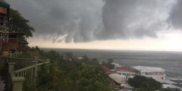 На Одессу обрушился мощный ливень со шквальным ветром