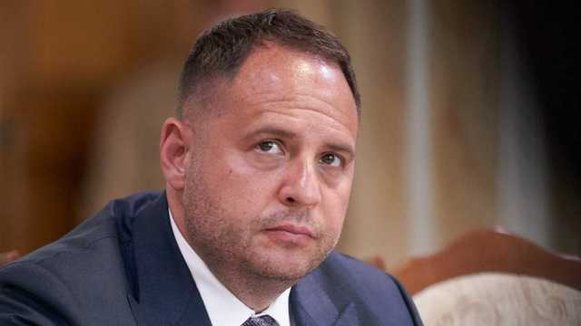 Ермак, его заместитель и нардепы ездят на номерах прикрытия