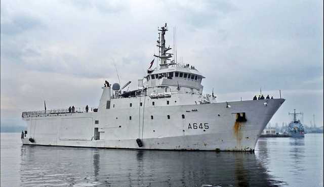 Разведывательный корабль ВМС Франции вошел в Черное море