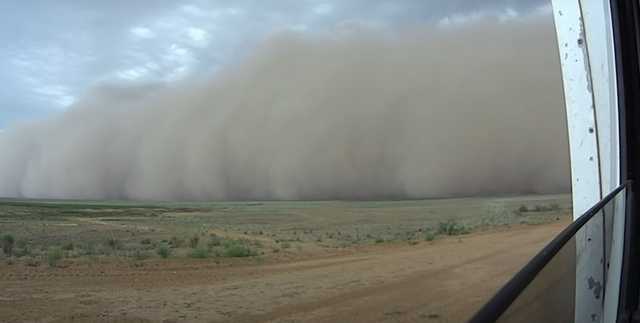 Видно даже из космоса: песчаная буря со Ставрополья добралась до Житомира