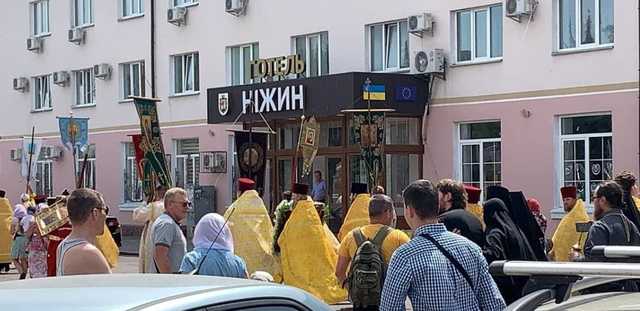 У Ніжині віряни московського патріархату побили матір загиблого героя АТО, - ЗМІ