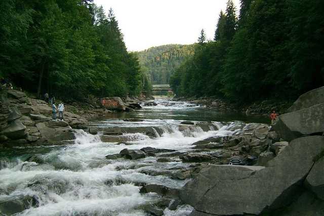 В реках Карпат ожидается подъем уровня воды на метр