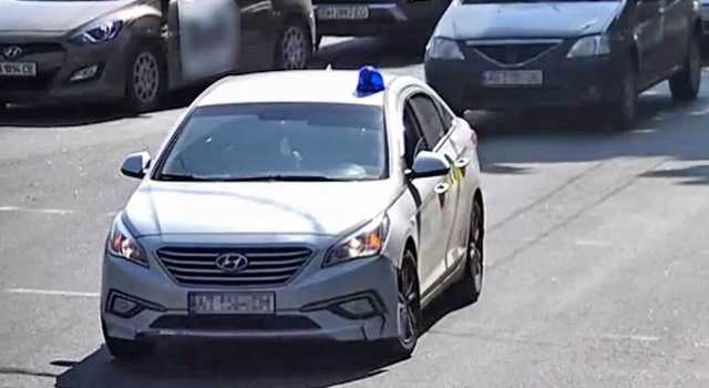 Одесский таксист заплатит штраф 8500 гривен за мигалку на авто