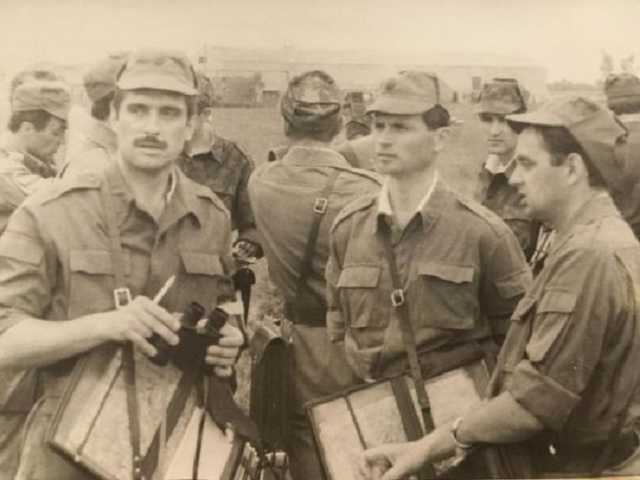 «Знаковое событие»: в сети показали, как выглядели генералы Муженко и Назаров в молодости