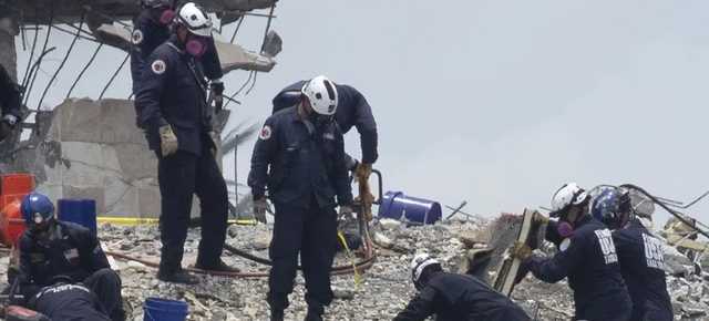 Число жертв обвала дома во Флориде возросло, спасатели не прекращают работы