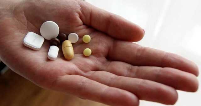 Состояние тяжелое: в Кривом Роге 12-летняя девочка пыталась убить себя, наглотавшись таблеток