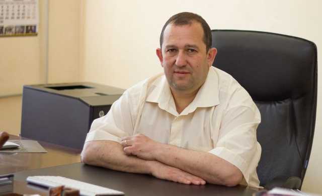 Ищет полиция, ищет ФБР, а он и не прячется